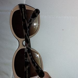 Newyork Jones One Size Tan Sunglasses